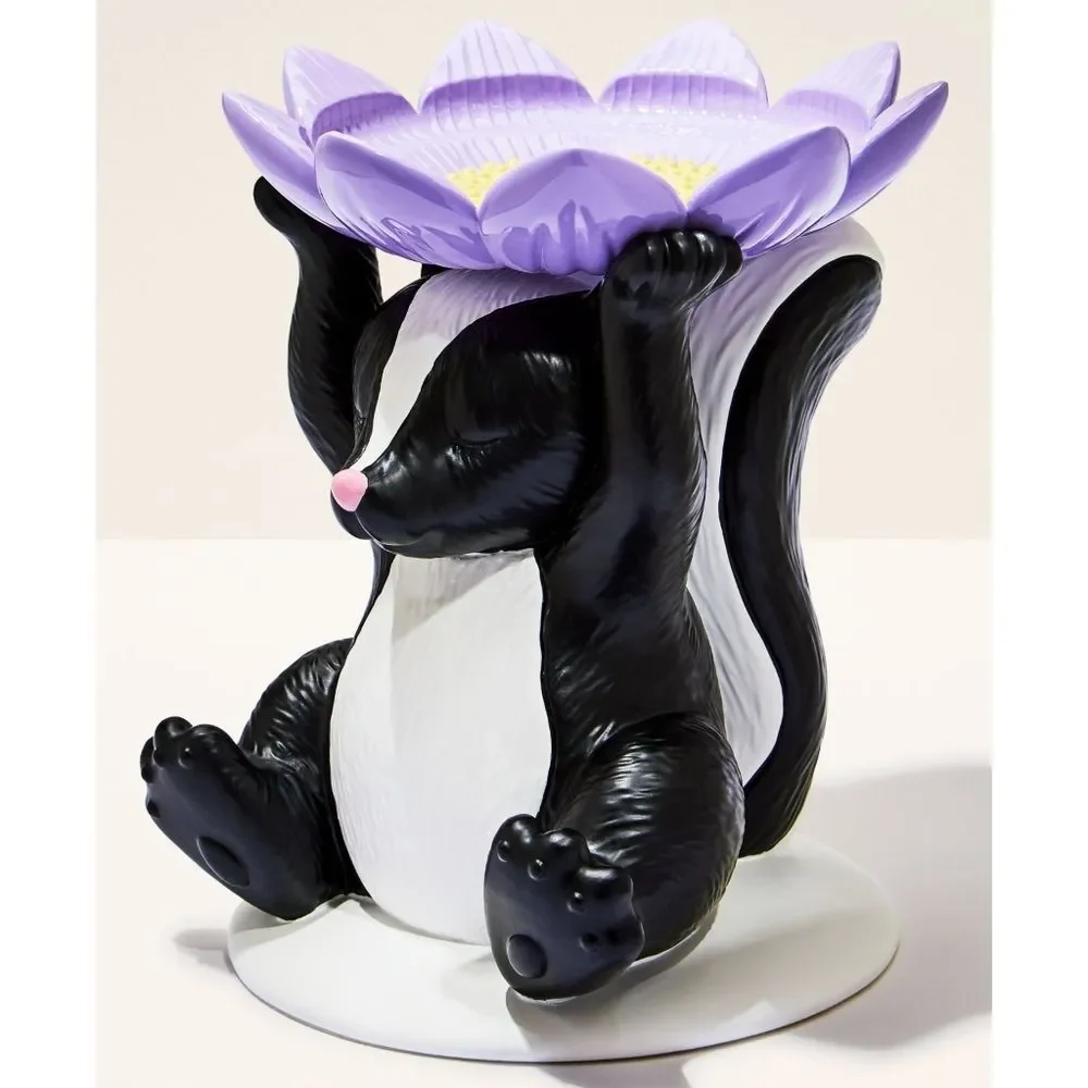 Bath Body Works Purple Flower Friendly Skunk Candle Holder Pedestal NEW